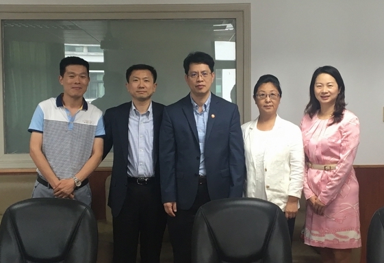 肯塔基大学签约合影20170525.jpg 肯塔基大学签约合影20170525.jpg